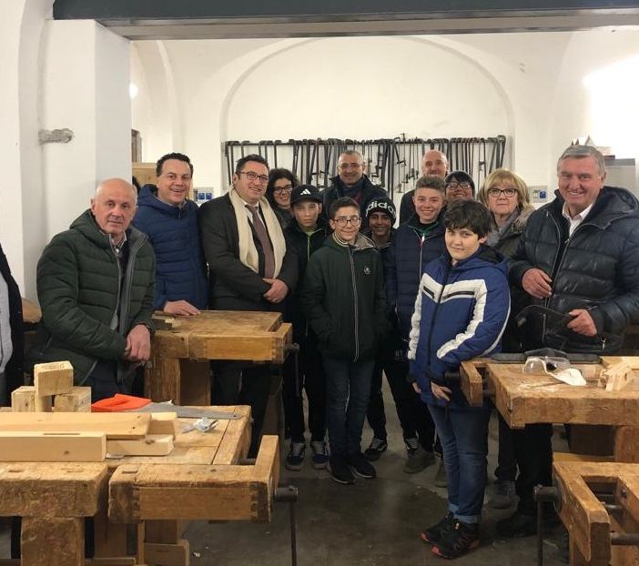 Famiglie in visita alla nuova Scuola del Legno. &quot;La sede è pronta, tocca ai giovani rispondere&quot;