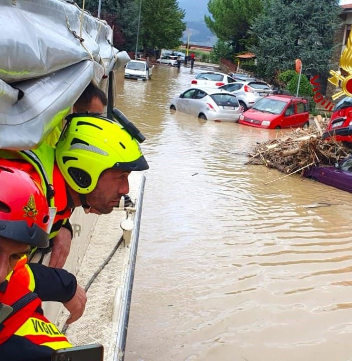 Vigili del Fuoco a Campi Bisenzio per soccorrere gli alluvionati FOTO e VIDEO