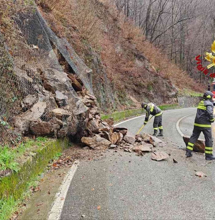 Caduta massi a Civasco, Vigili del Fuoco in azione
