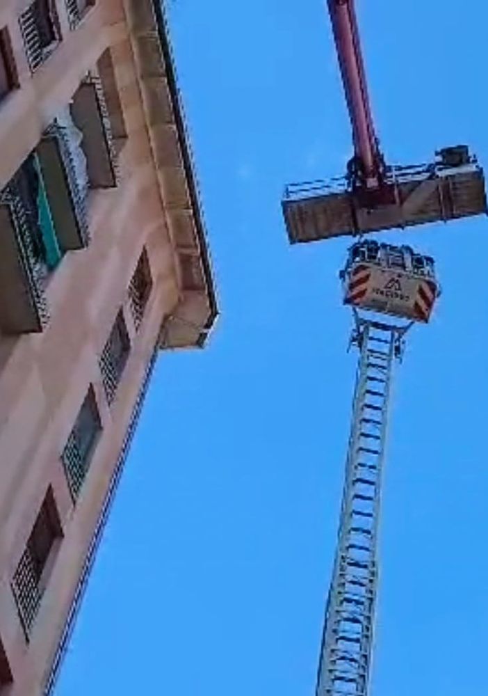 Soccorso a persona in quota  a Vercelli, salvi grazie ai Vigili del fuoco