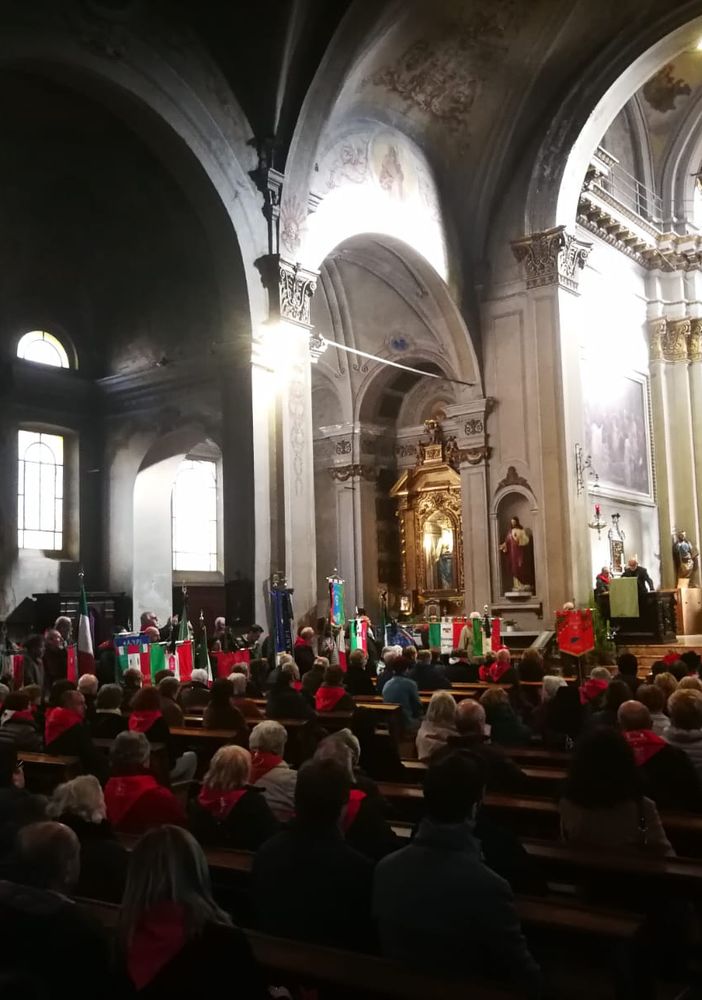 Folla commossa ai funerali della staffetta partigiana Wanda Canna VIDEO