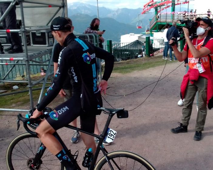 Giro d'Italia 2021, 19esima tappa: Simon Yates trionfa all'Alpe di Mera FOTO e VIDEO