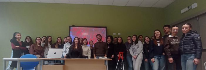 Dal laboratorio alla legalità: al Liceo Ferrari di Borgosesia due incontri tra scienza e educazione civica