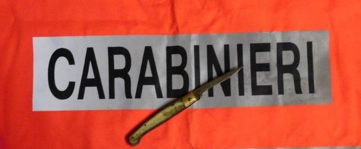 Borgosesia, guida l'auto posta sotto sequestro: denunciato un 30enne