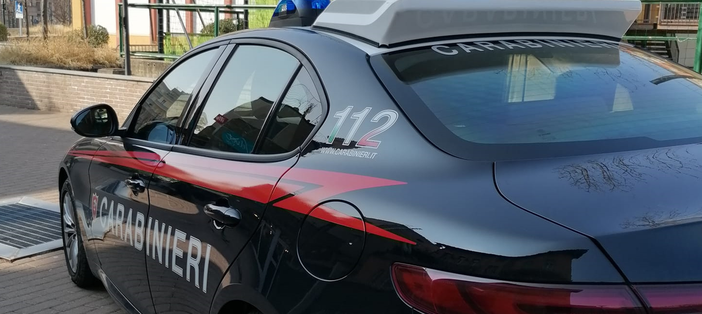 Frontale a Coggiola per una safety car del Rally Lana durante un trasferimento Frontale a Coggiola per una safety car del Rally Lana durante un trasferimento