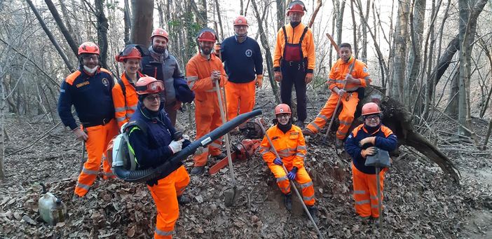 AIB Borgosesia, l’operazione di prevenzione e rispristino sentieri partendo da Ferruta AIB Borgosesia, l’operazione di prevenzione e rispristino sentieri partendo da Ferruta