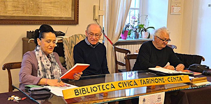Varallo, in biblioteca i “Racconti di nonno Mauro”: storie di famiglia tra memoria e fantasia Varallo, in biblioteca i “Racconti di nonno Mauro”: storie di famiglia tra memoria e fantasia