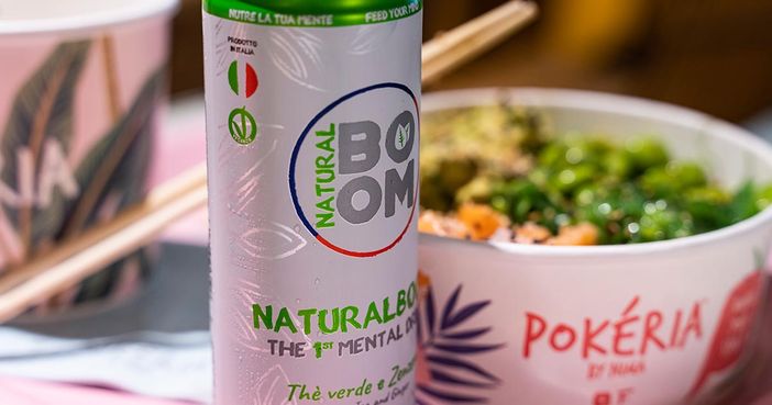 Bevanda con poche calorie + insalata: il pranzo è servito. Bevanda con poche calorie + insalata: il pranzo è servito.