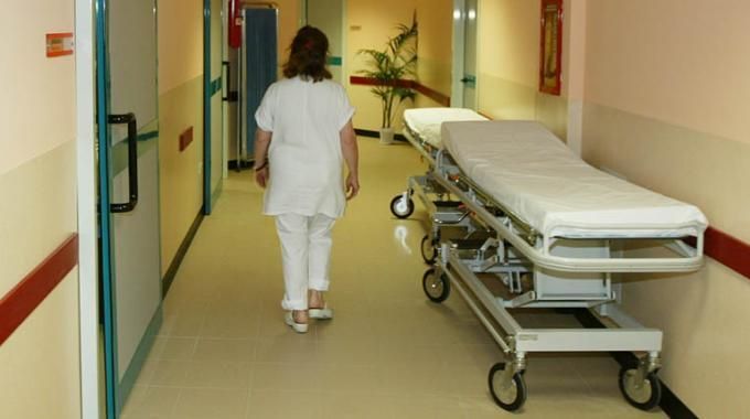 Ospedali, via libera alla ripresa dell'attività ordinaria: visite, interventi programmati e screening