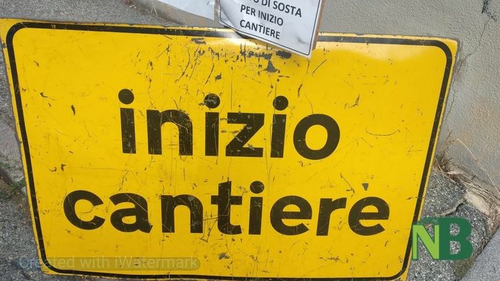 Senso unico alternato sulla SP 236 Crevacuore-Sostegno per lavori al manto stradale Senso unico alternato sulla SP 236 Crevacuore-Sostegno per lavori al manto stradale