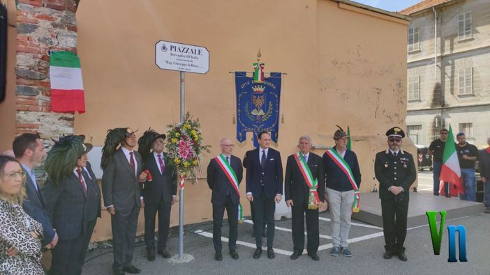 Borgosesia, inaugurato il Piazzale Bersaglieri d’Italia in Memoria del Maggiore Giuseppe la Rosa M.O.V.M.