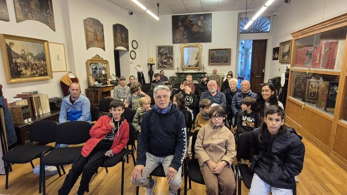 Varallo, in Biblioteca partono i corsi di scacchi base e avanzato: partecipanti dagli 8 agli 80 anni