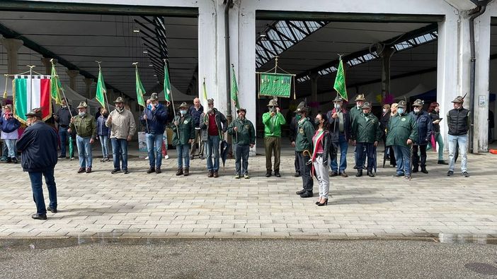 Il maltempo non ferma “Aspettando… Pray in vetrina” FOTO Il maltempo non ferma “Aspettando… Pray in vetrina” FOTO