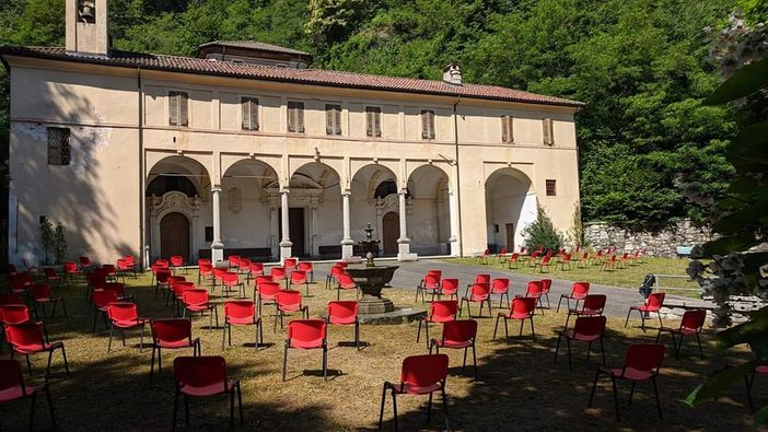 A Crevacuore si ricordano i cittadini scomparsi durante il Covid-19, sindaco: “Cerimonia commovente” A Crevacuore si ricordano i cittadini scomparsi durante il Covid-19, sindaco: “Cerimonia commovente”