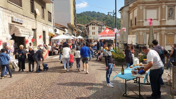 Coggiola, hobbisti e paletta tornano a popolare le strade Coggiola, hobbisti e paletta tornano a popolare le strade