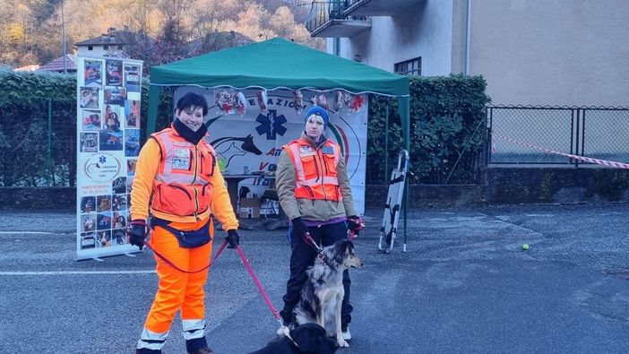 Pray, il freddo pungente frena la giornata di giochi e percorsi con gli amici a quattro zampe FOTO