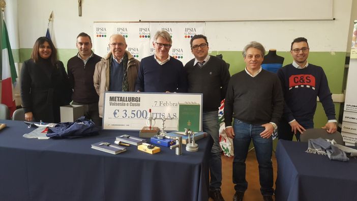 Ipsia, dai Metallurgi Valsesia e Cusio 3500 euro per realizzare il laboratorio di saldatura Ipsia, dai Metallurgi Valsesia e Cusio 3500 euro per realizzare il laboratorio di saldatura