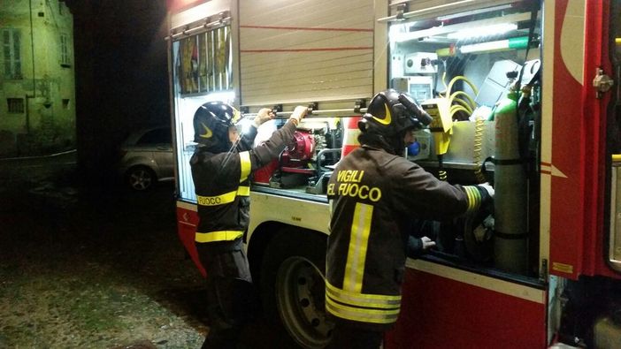 Ancora incendi nel giorno di Natale, a Trivero fiamme danneggiano porta e pavimento di una casa (foto di repertorio)