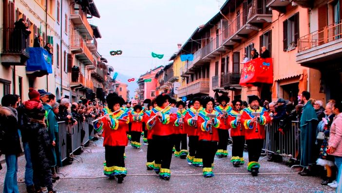 Carnevale Gattinara, ecco la Sfilata delle Cavalcate: classifica e gallery della giornata