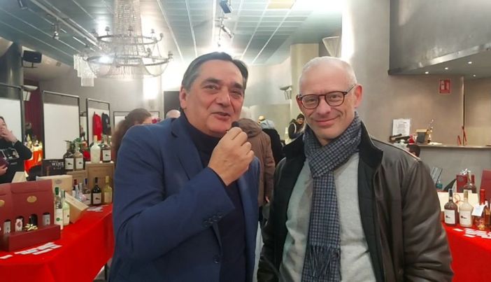 ASCOM Borgosesia per il territorio, “Idea Regalo”: la fiera natalizia per la valorizzazione di attività e prodotti locali. ASCOM Borgosesia per il territorio, “Idea Regalo”: la fiera natalizia per la valorizzazione di attività e prodotti locali.