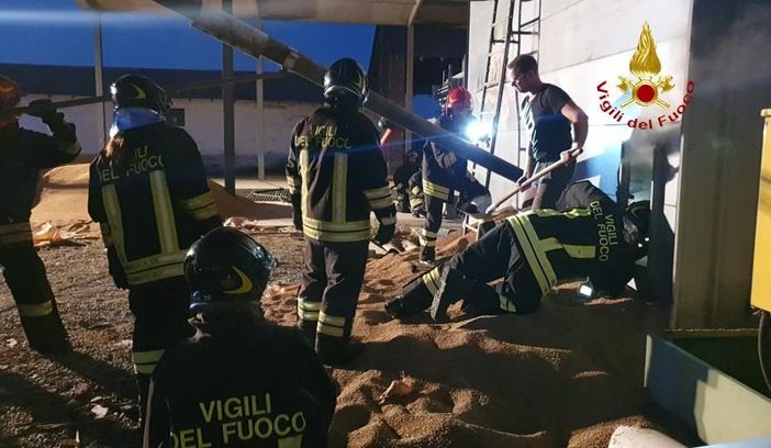Incendio essicatoio. Intervento dei Vigili del Fuoco