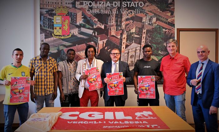 Vercelli, sport e solidarietà: partita amichevole tra Polizia di Stato e CGIL.