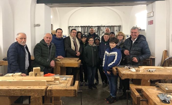 Famiglie in visita alla nuova Scuola del Legno. "La sede è pronta, tocca ai giovani rispondere" Famiglie in visita alla nuova Scuola del Legno. "La sede è pronta, tocca ai giovani rispondere"