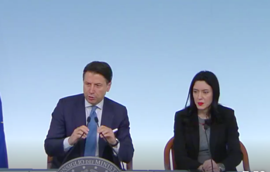 Scuole chiuse fino al 15 marzo, arriva la decisione ufficiale VIDEO Scuole chiuse fino al 15 marzo, arriva la decisione ufficiale VIDEO