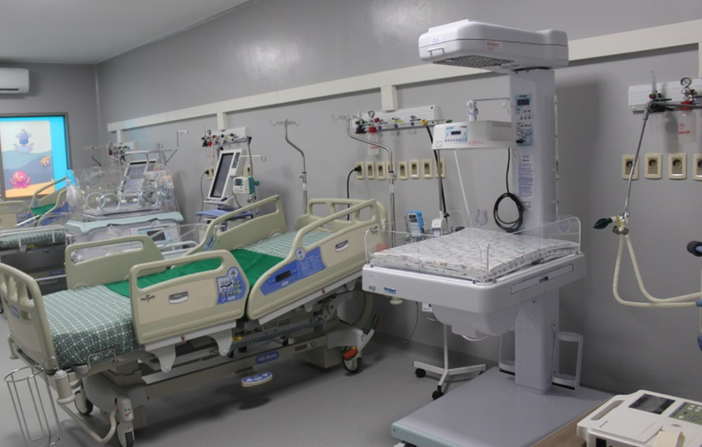 Si strappa il tubo del respiratore e muore: in un video il dramma dell'anziana deceduta al Sant'Andrea