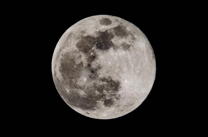 Stasera 10 gennaio lo spettacolo della prima eclissi di Luna del 2020