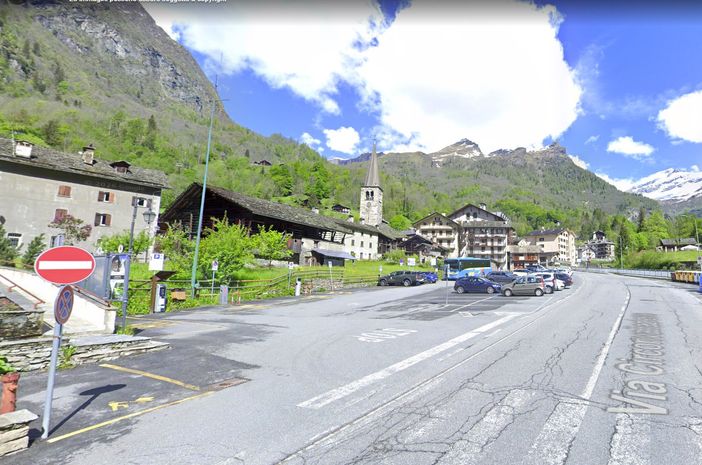 "Parcheggiare ad Alagna, un'impresa più ardua della salita in quota" "Parcheggiare ad Alagna, un'impresa più ardua della salita in quota"