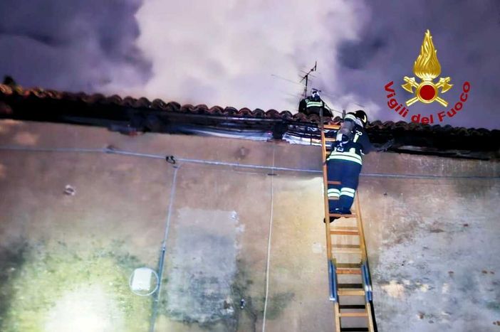 Dal Nord/Ovest: Incendio tetto a Villareggia, intervengono i Vigili del Fuoco