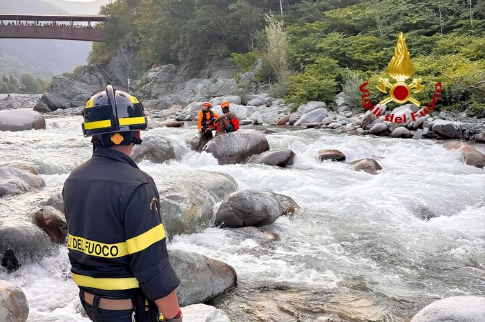 Soccorsa una persona sul fiume Sesia a Scopello, intervengono i Vigili del Fuoco