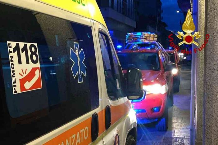 Bloccato nell'ascensore: anziano soccorso dai Vigili del Fuoco Bloccato nell'ascensore: anziano soccorso dai Vigili del Fuoco