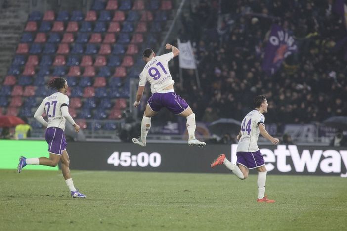La Fiorentina sbanca Bologna, 2-1 nel ricordo di Commisso La Fiorentina sbanca Bologna, 2-1 nel ricordo di Commisso