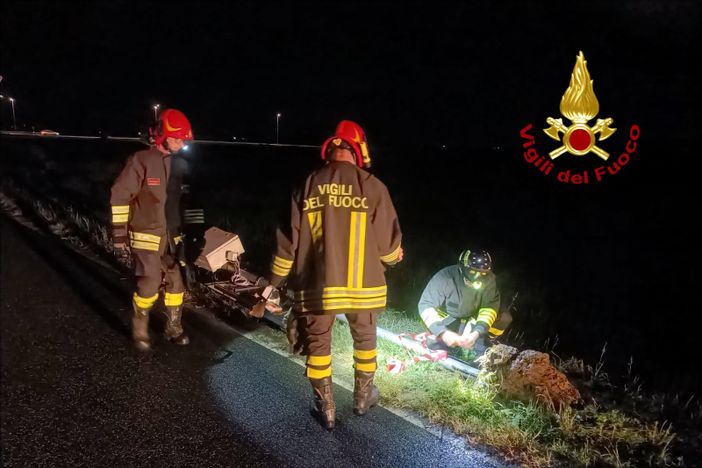 Maltempo, a Ronsecco cartelli stradali a terra