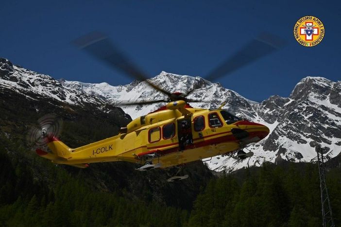 Inverno in alta quota, percorsi rischiosi: il Cnsas invita alla cautela (foto di repertorio)