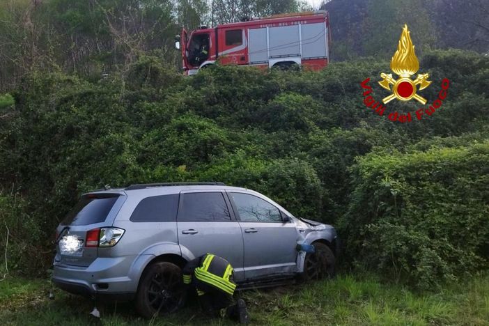 Incidente autonomo a Varallo: donna affidata al 118. Incidente autonomo a Varallo: donna affidata al 118.