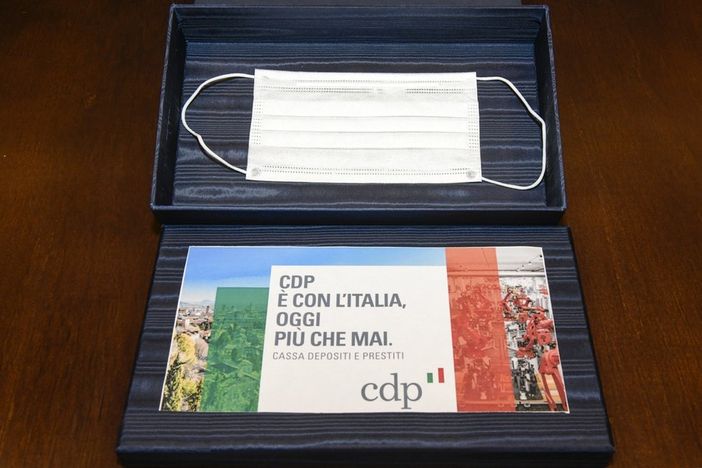 Cassa Depositi e Prestiti dona 2 milioni di mascherine ai Carabinieri