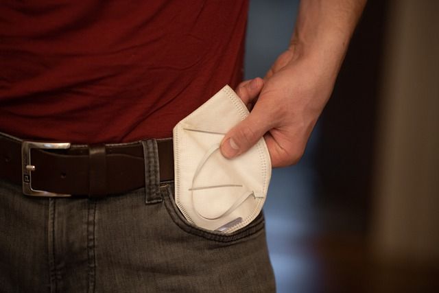 Riaprono le visite ai parenti in Rsa, obbligatorie solo mascherine FFP2! Ecco come poterle avere subito, garantite e a prezzi speciali