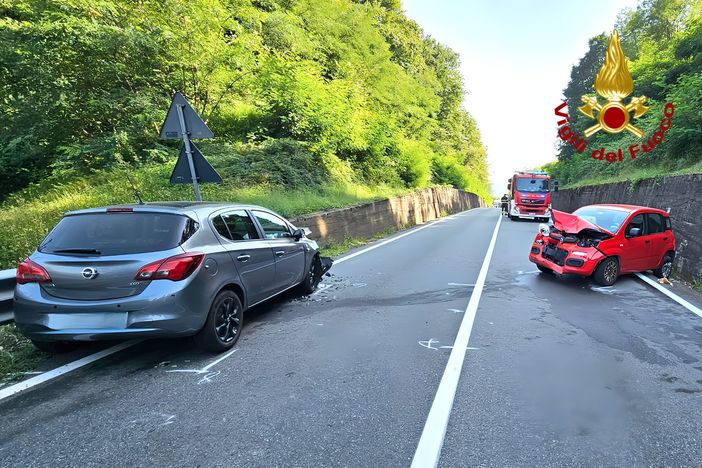 Quarona: Frontale fra due auto, ci sono feriti