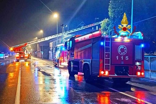 Intervento dei vigili del fuoco a Caresanablot Intervento dei vigili del fuoco a Caresanablot