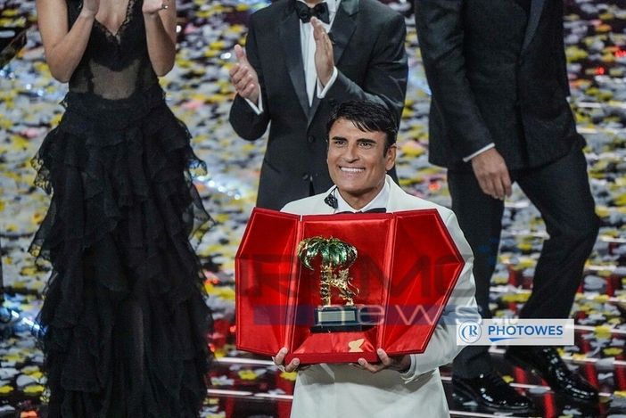 Sal Da Vinci trionfa al 76° Festival di Sanremo con "Per sempre sì" Sal Da Vinci trionfa al 76° Festival di Sanremo con "Per sempre sì"
