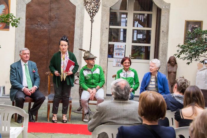 Inaugurata la mostra “Da Varallo correndo fin su alla Res” Inaugurata la mostra “Da Varallo correndo fin su alla Res”