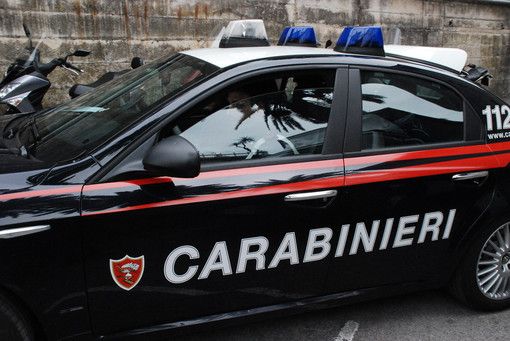 Strappava collane e catenine a donne anziane: arrestato 42enne