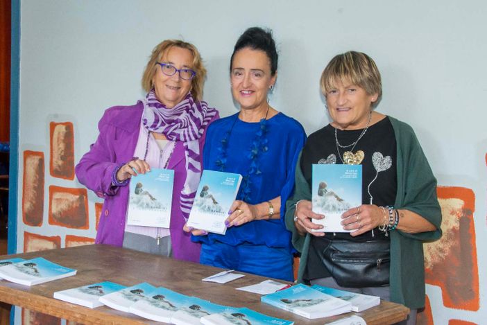 Varallo “Bambini e inquinamento”: presentato il volume della Pediatra Elena Uga. Varallo “Bambini e inquinamento”: presentato il volume della Pediatra Elena Uga.