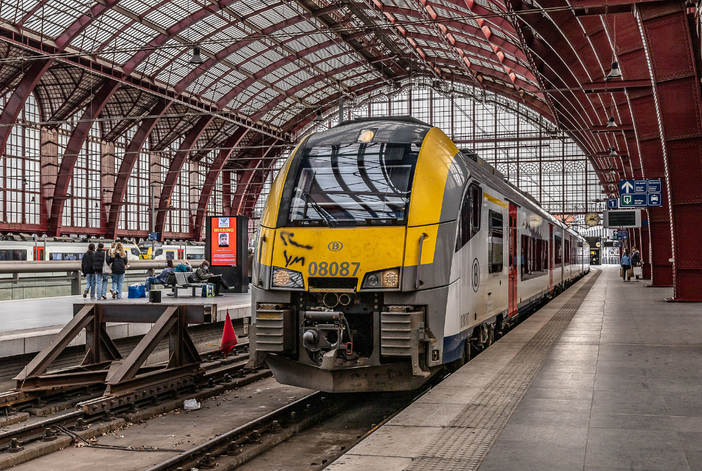 Regione Piemonte, si potenzia il servizio ferroviario fra Torino e Milano. Regione Piemonte, si potenzia il servizio ferroviario fra Torino e Milano.