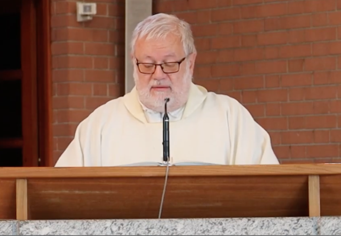 Don Renzo Delcorno, parroco di San Bernardo a Gattinara Don Renzo Delcorno, parroco di San Bernardo a Gattinara