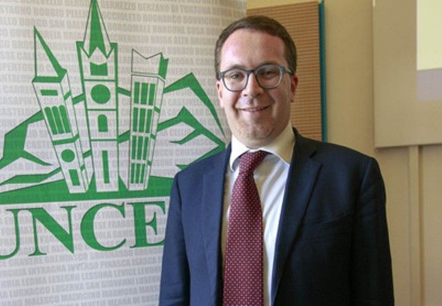 Un webinar con Uncem: Territori, economie, istituzioni e comunità ai tempi del coronavirus Un webinar con Uncem: Territori, economie, istituzioni e comunità ai tempi del coronavirus