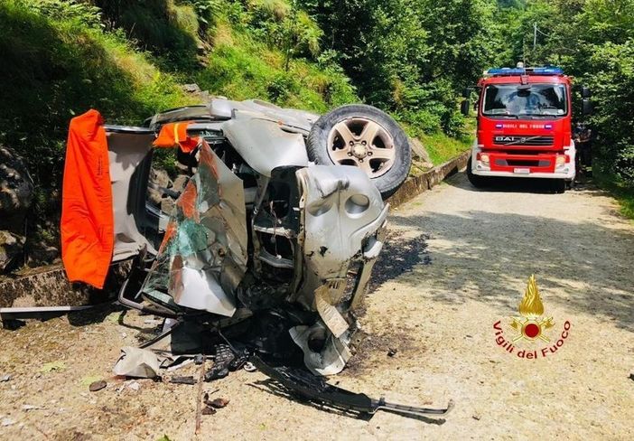 Precipita con l'auto da un dirupo, morto il vicesindaco di Rassa a 51 anni